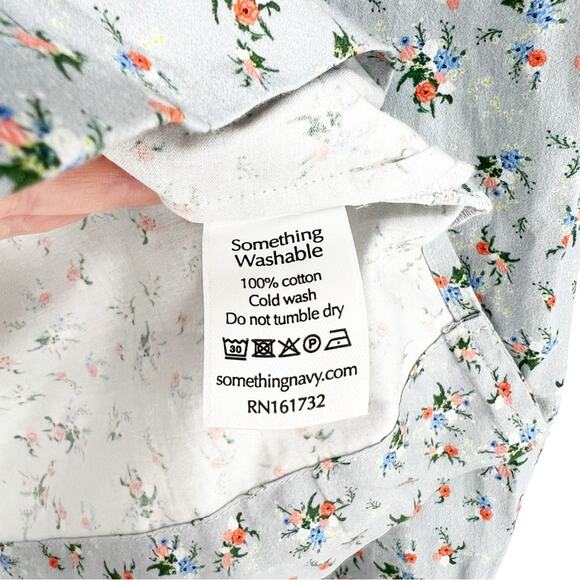 Something Navy Floral Ruffle Button Down Blouse XS Blue - Picture 7 of 8